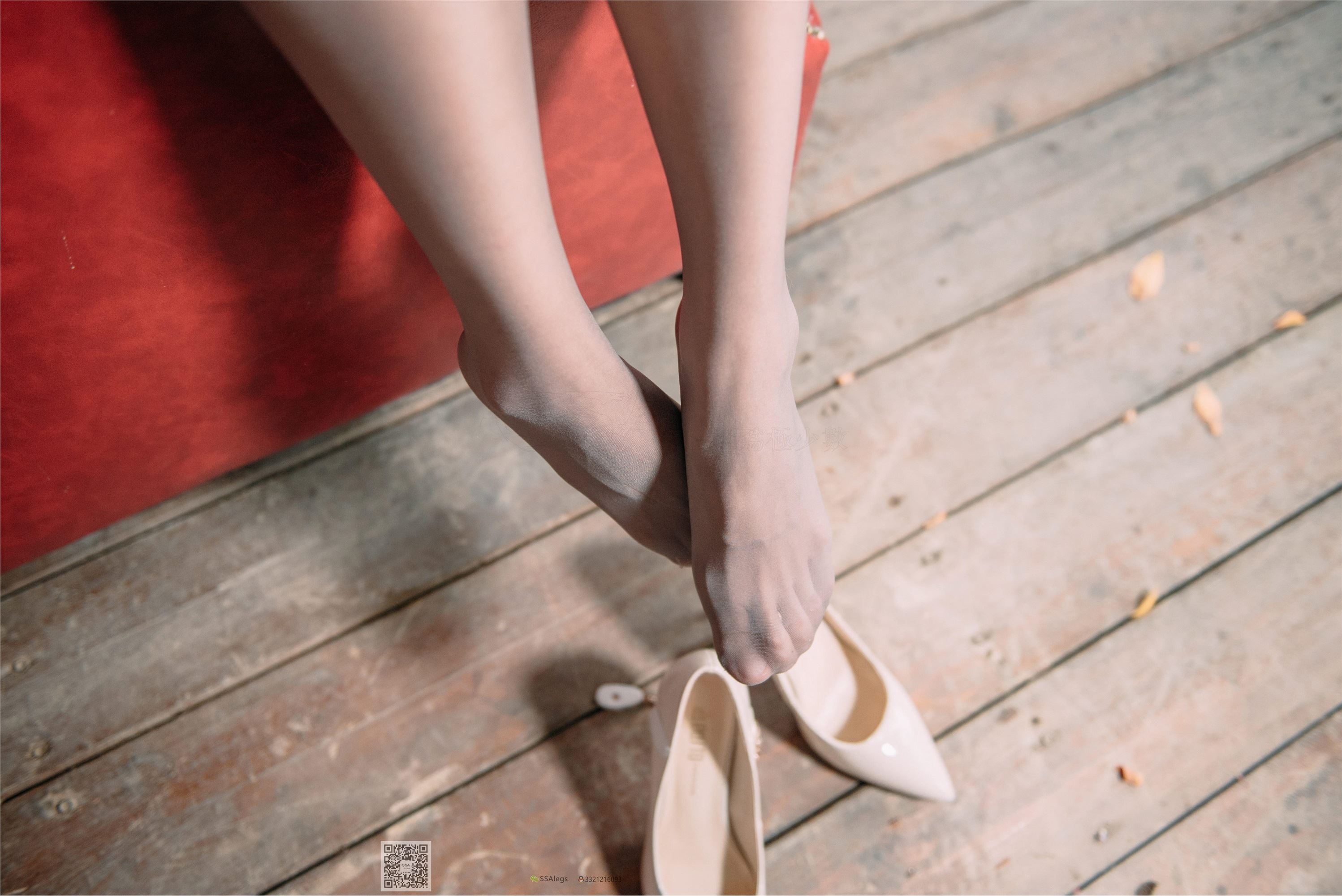 SSA丝社 NO.007 nono 街拍灰丝特辑